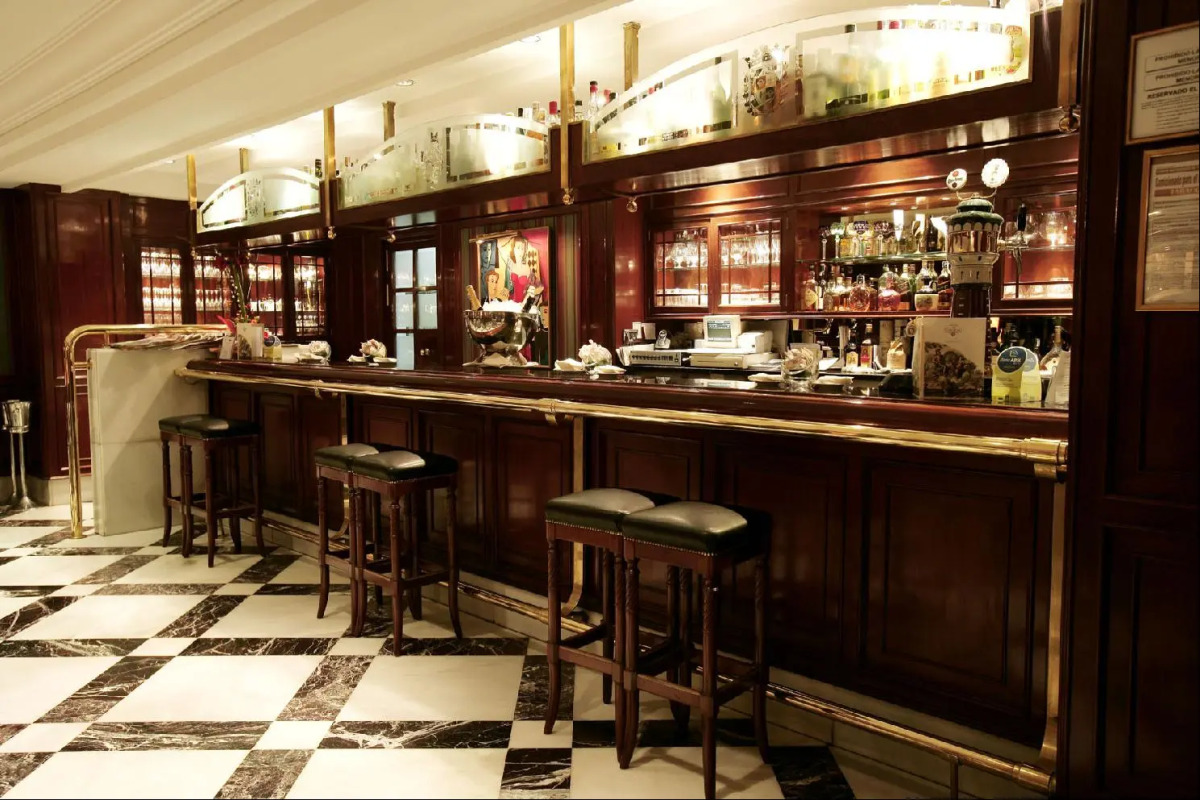 Отель Sercotel Gran Hotel Conde Duque