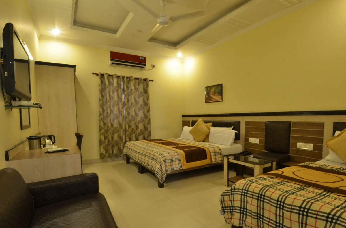 Hotel Sarovar Regency