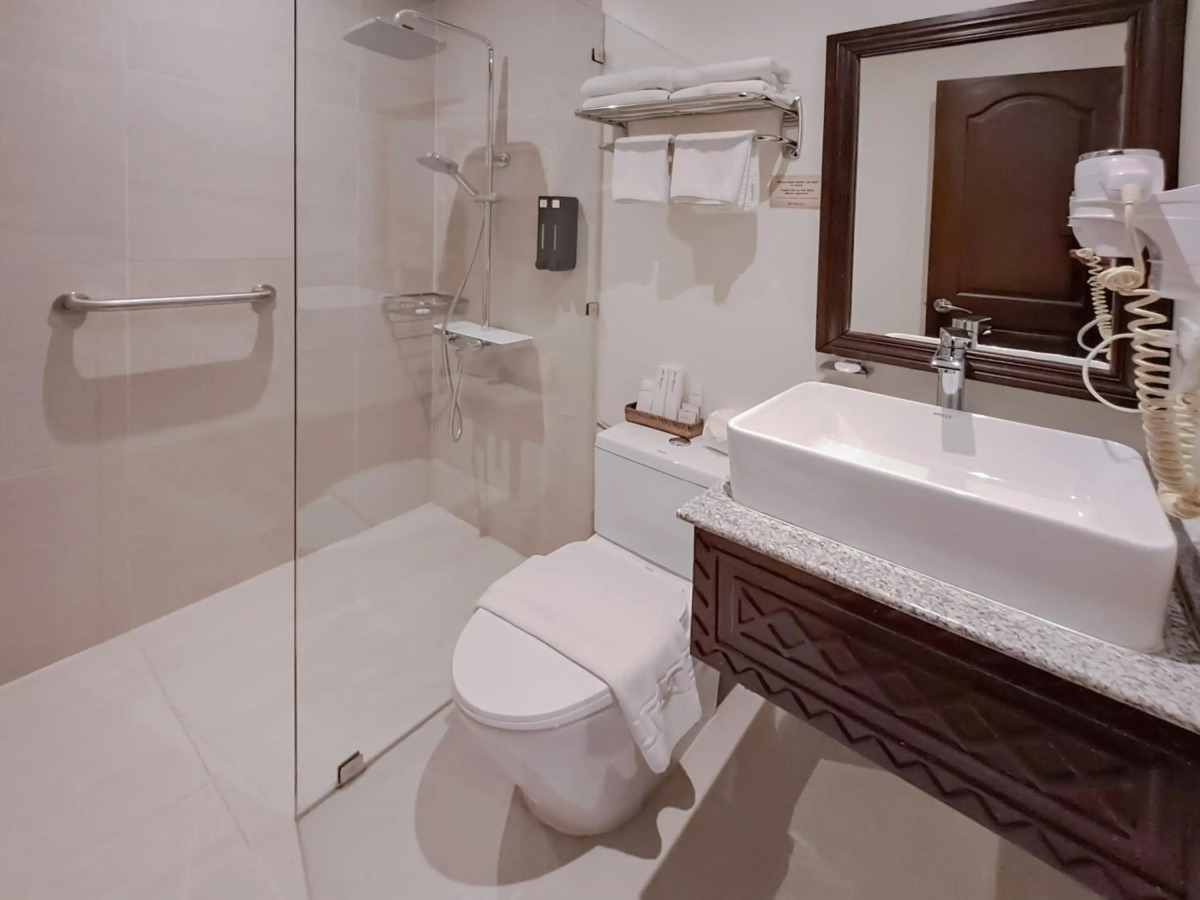 Red Coconut Beach Hotel