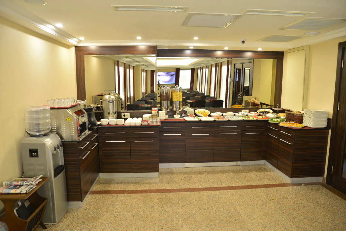 Golden Siyav Hotel