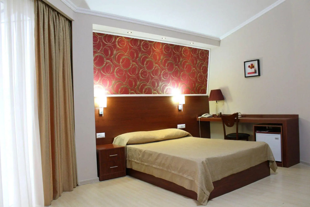 Армази Палас