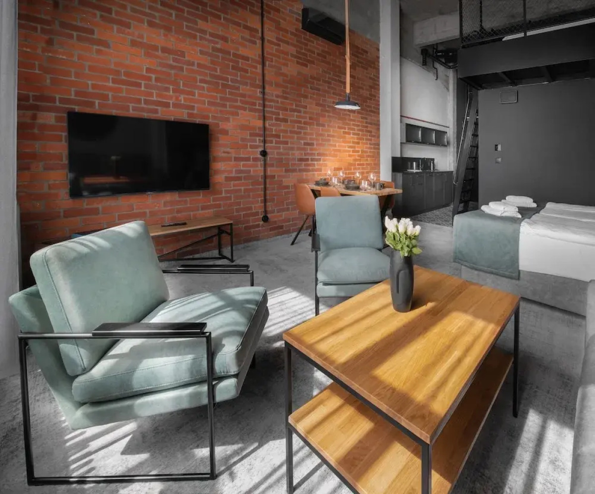 MONTOWNIA Lofts & Experience