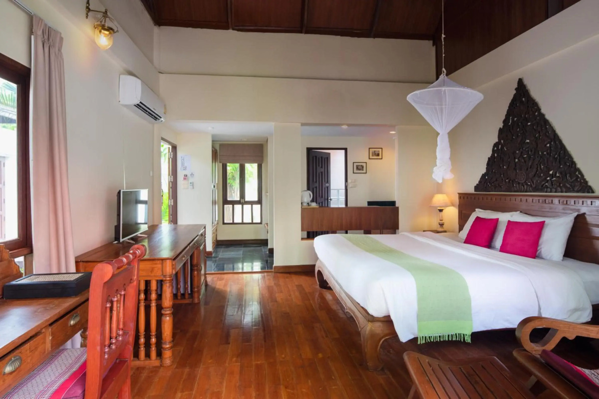 Royal Lanta Resort & Spa