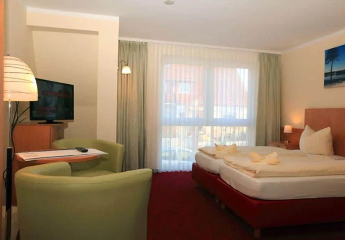 Strandhotel & Restaurant Mirow