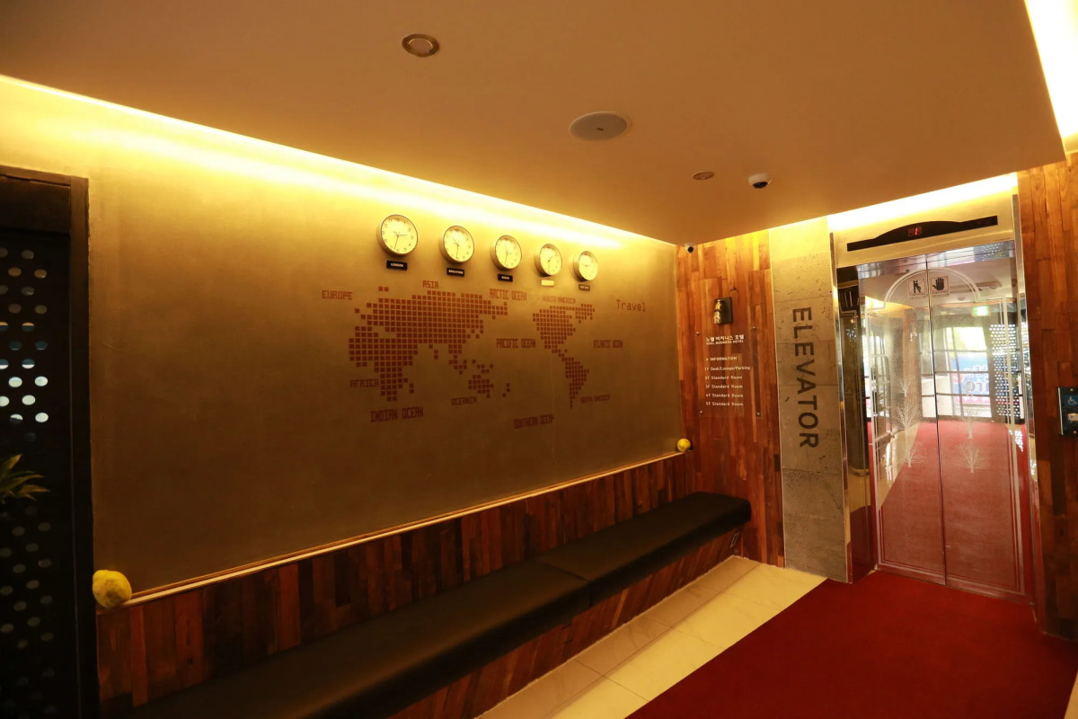 Noel Business Hotel
