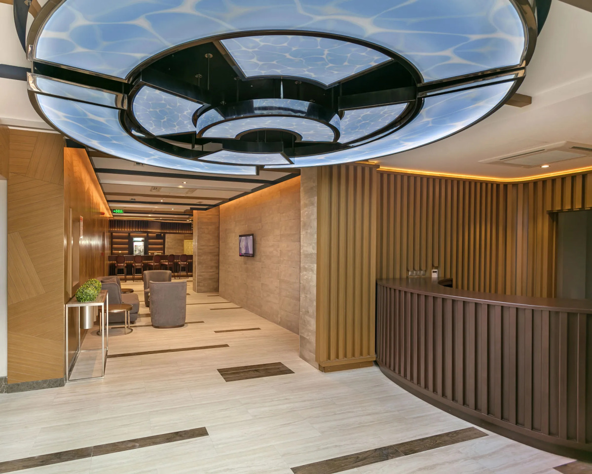 B Business Hotel & Spa