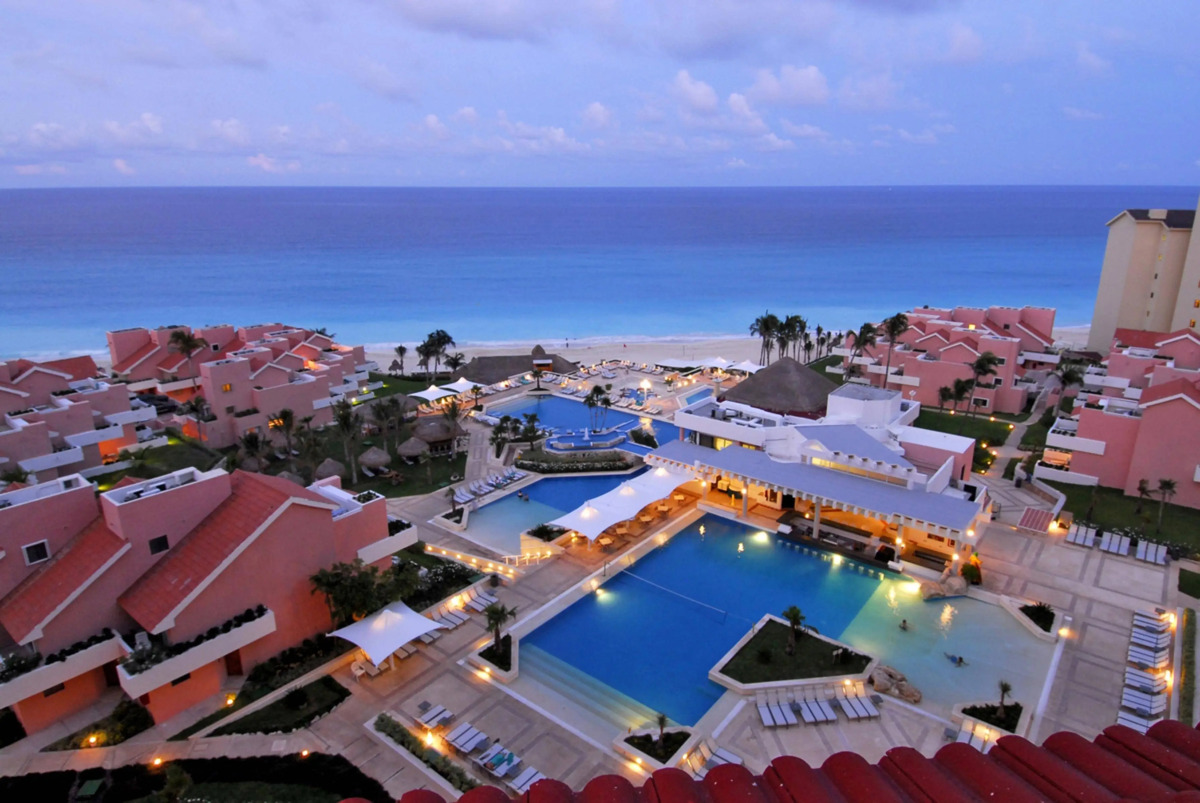 Wyndham Grand Cancun All Inclusive Resort & Villas