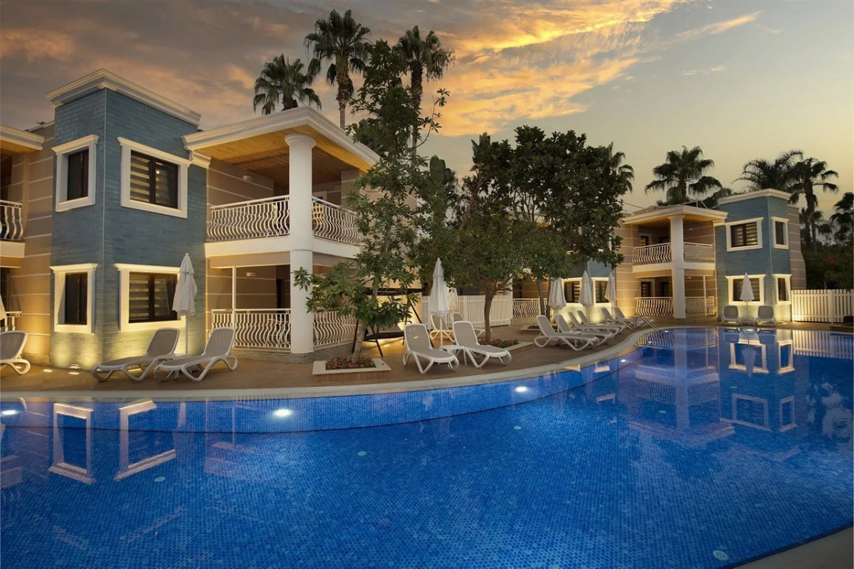 Quattro Beach Spa & Resort Hotel