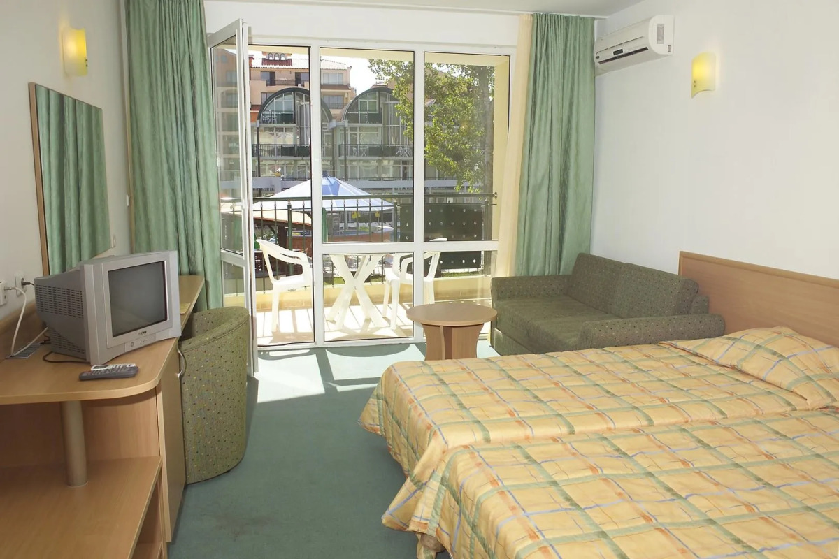 Sunny Day Club Hotel