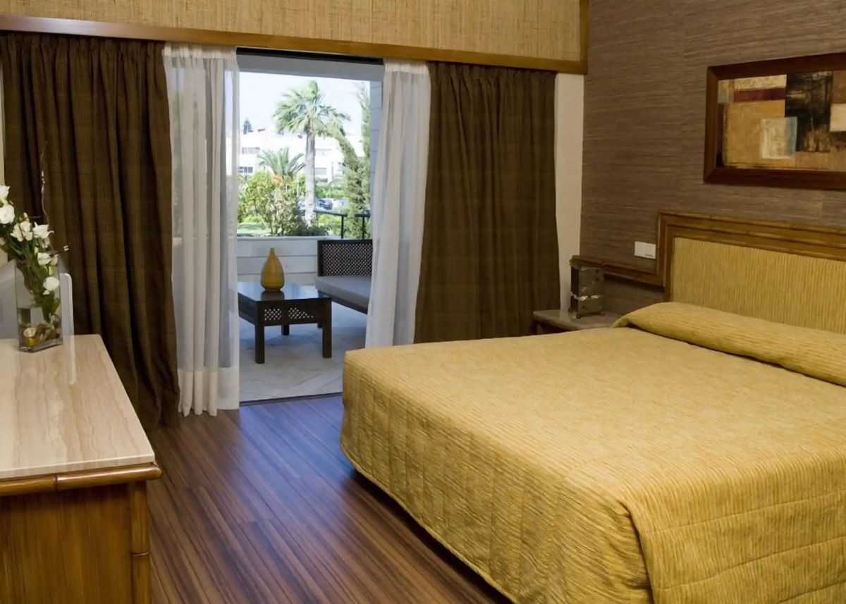 Palm Beach Hotel & Bungalows