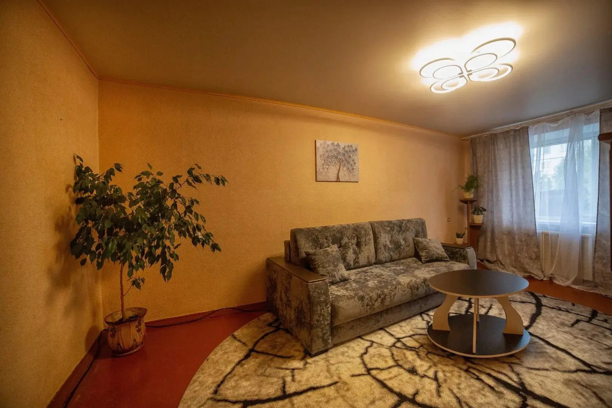 Апартаменты на улице Октябрьской Революции 38