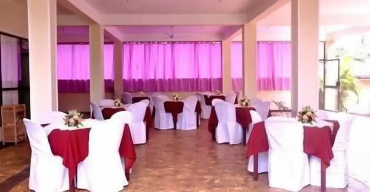 Green Shadows Beach Hotel