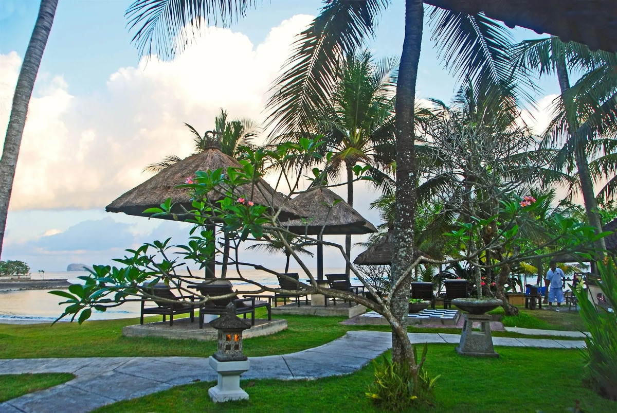 Отель Candi Beach Resort and Spa