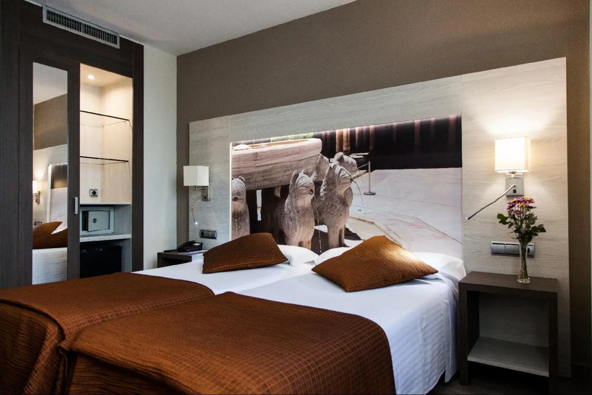 Отель Porcel Sabica