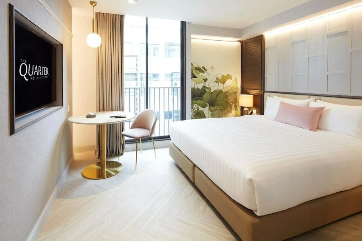 The Quarter Ploenchit by UHG