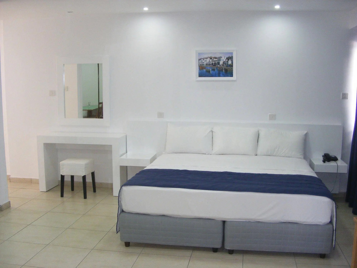 Sun Hall Beach Hotel Apts.