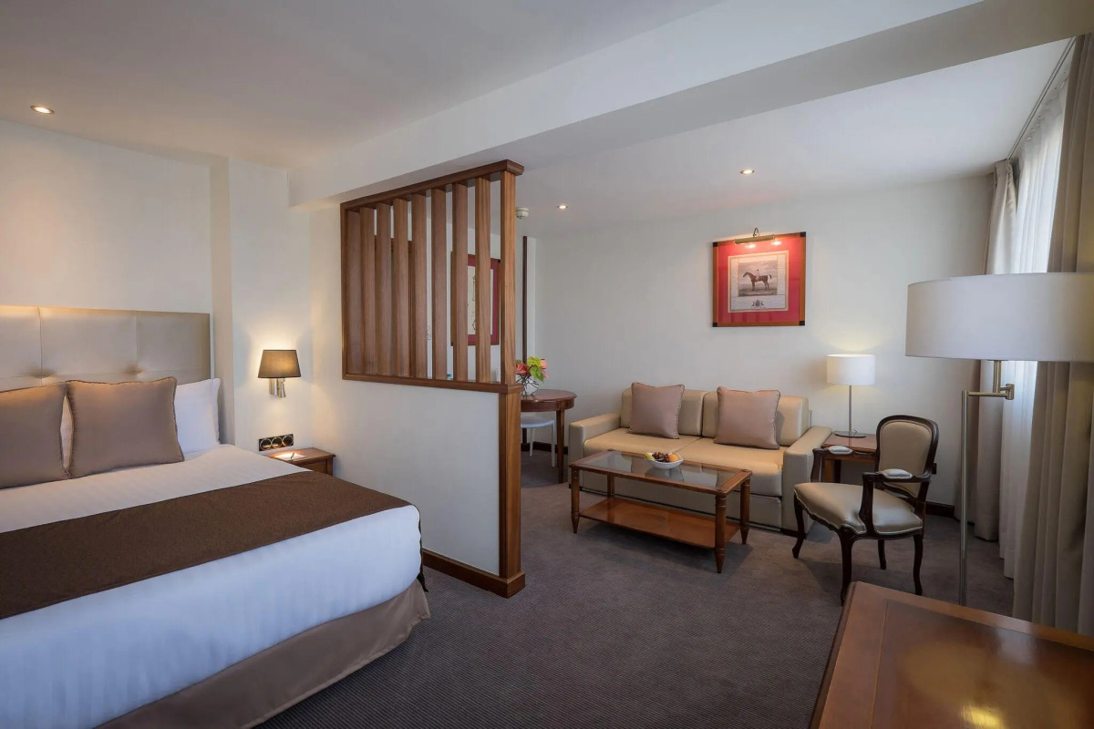 Melia White House Apartments