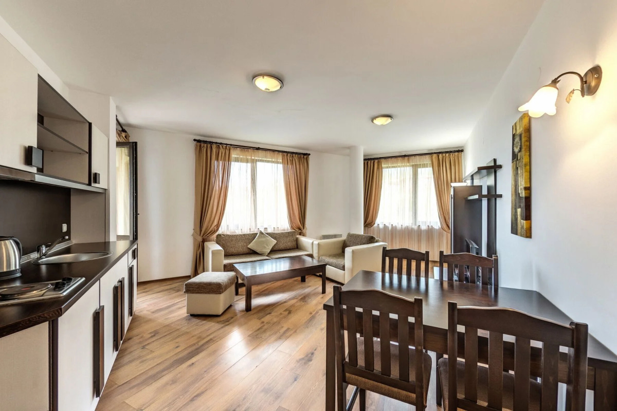 Grand Royale Apartment Complex & Spa