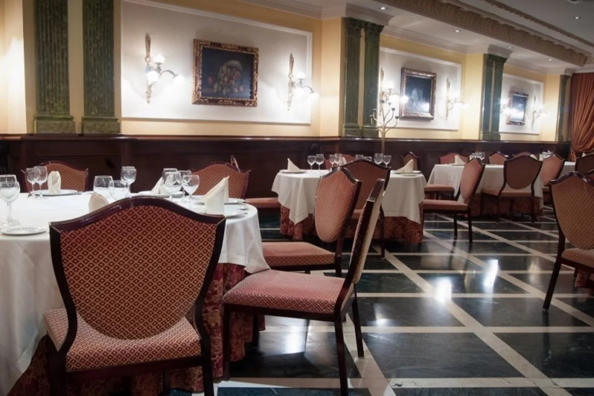 Отель Reina Cristina