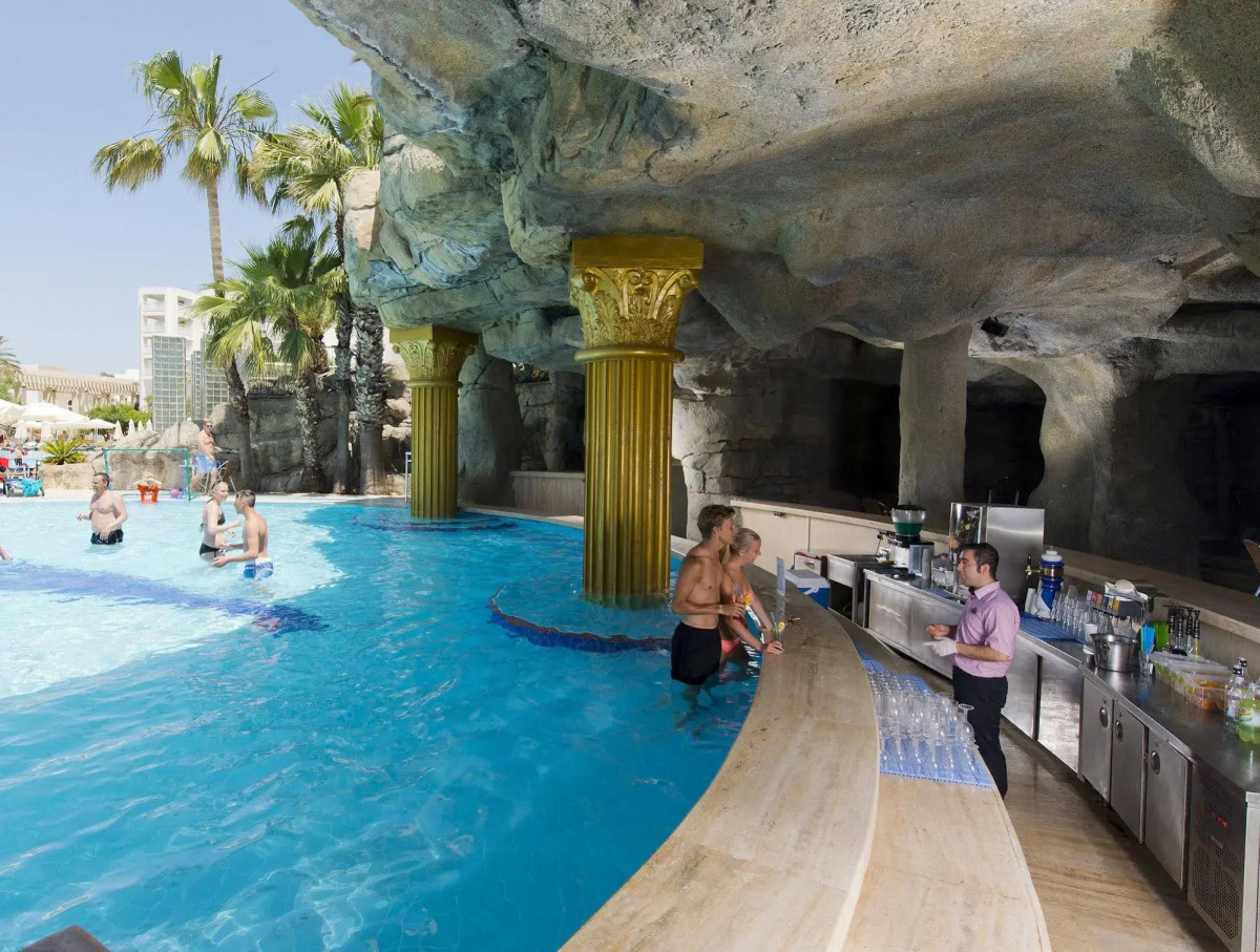 Seven Seas Hotel Blue