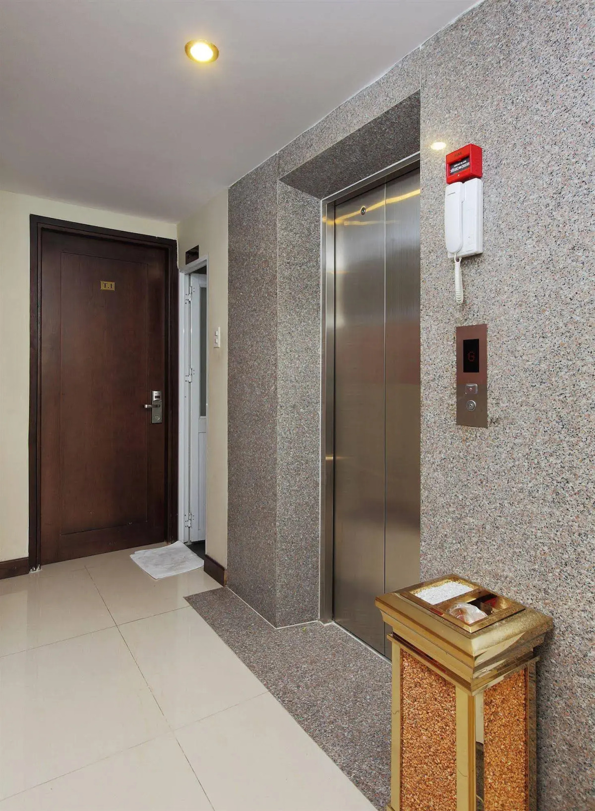 The Noble Swan Central Dong Du Hotel