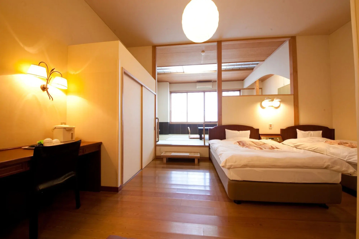 Yufuin Yawaraginosato Yadoya