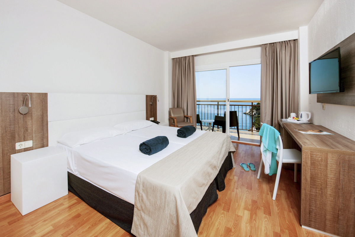 Globales Cala Vinas Adults Only 16+