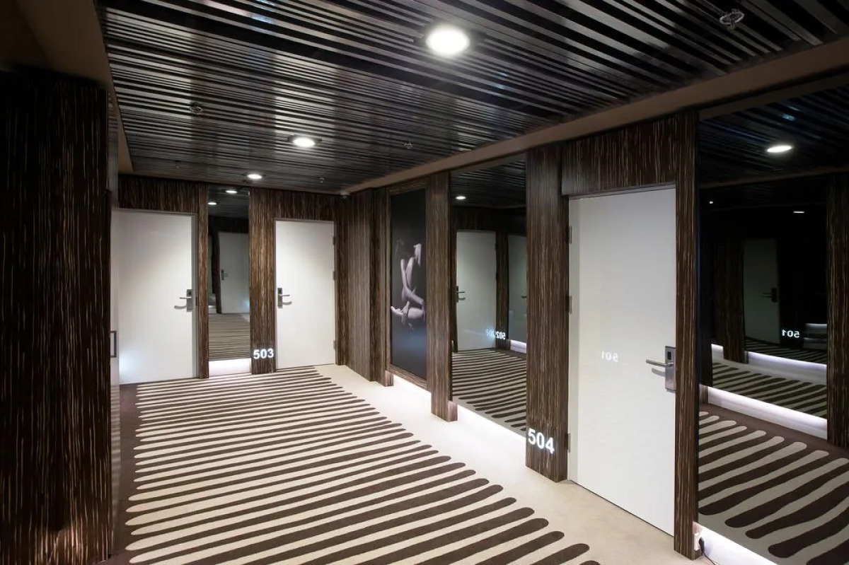 Дизайн-отель 11 Mirrors