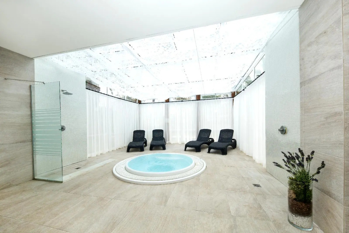 FERGUS Style Bahamas