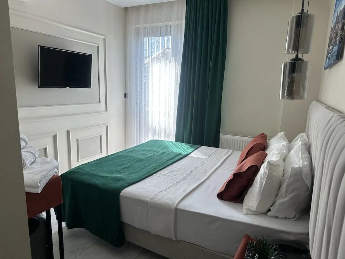 D Twins Airport Hotel