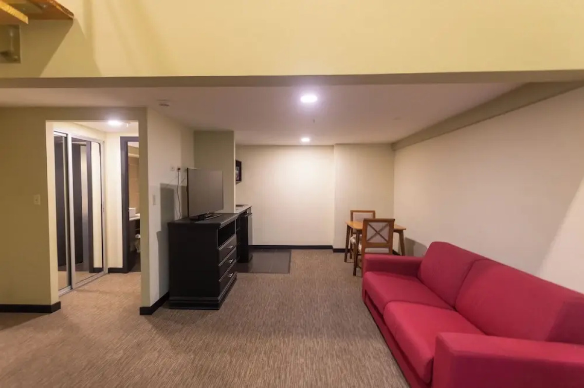 Urban Green Hotel & Suites