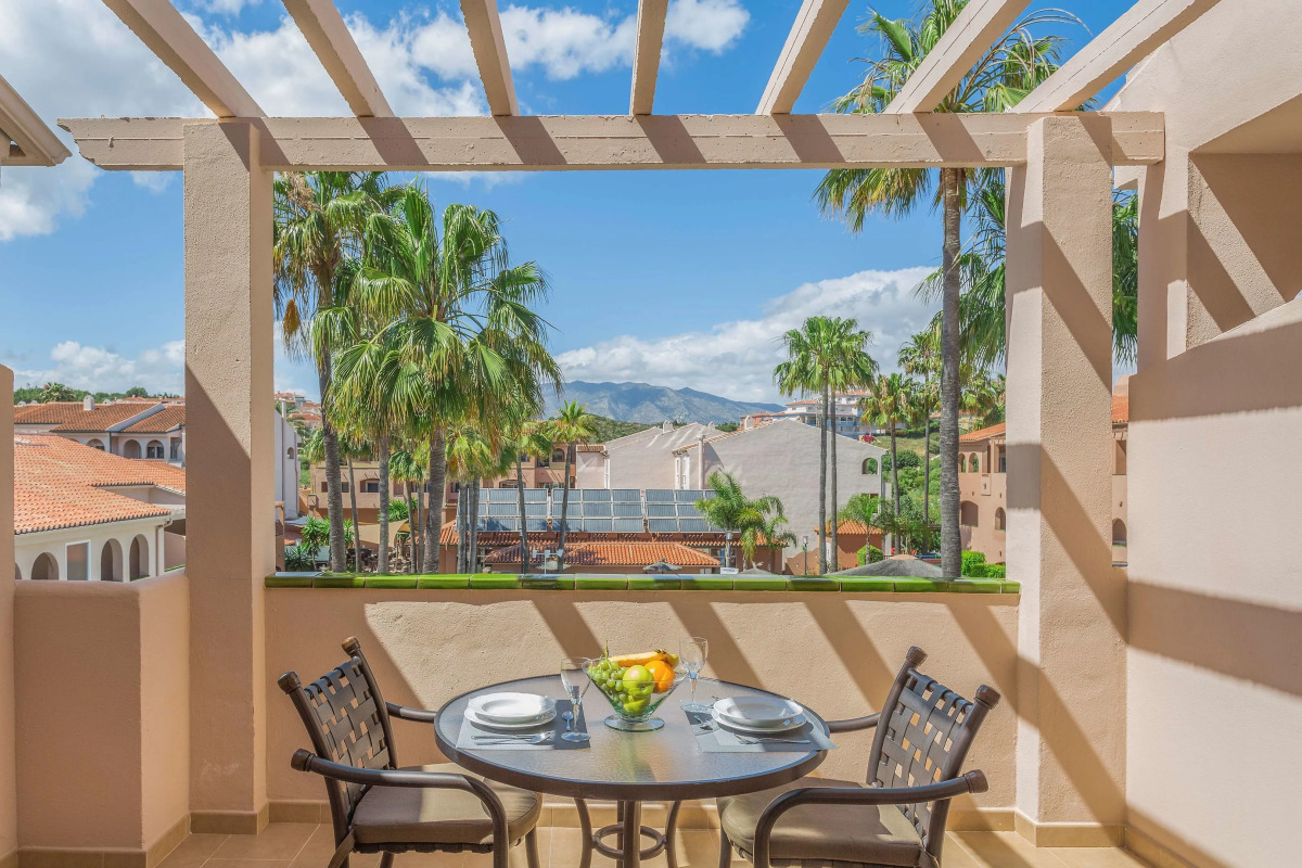 Отель Los Amigos Beach Club