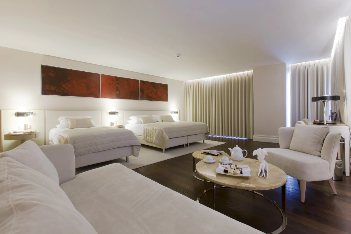 Charisma De Luxe Hotel