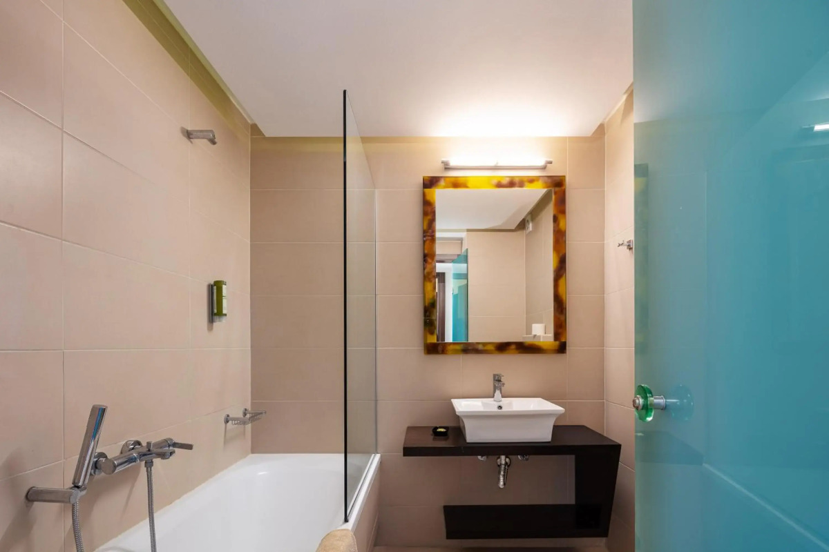 Steris Elegant Beach Hotel