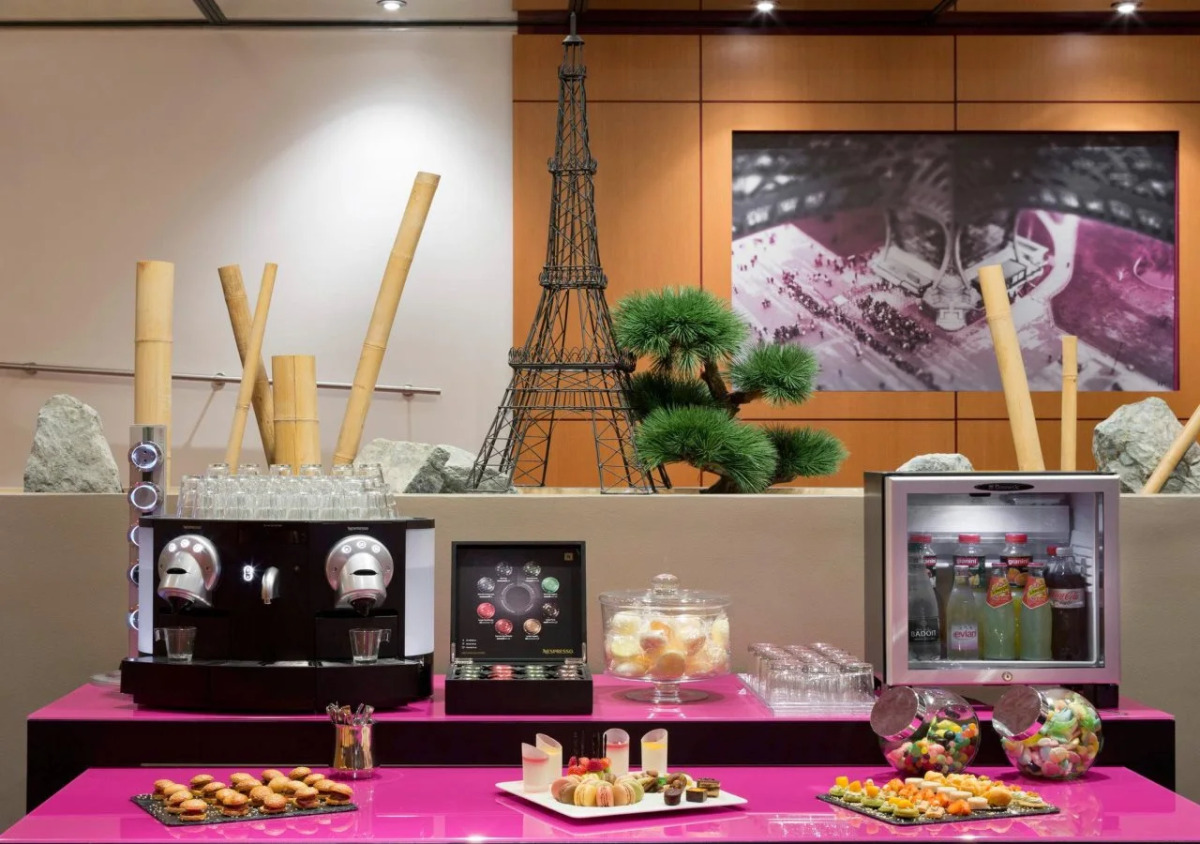 Отель Mercure Paris Centre Tour Eiffel 