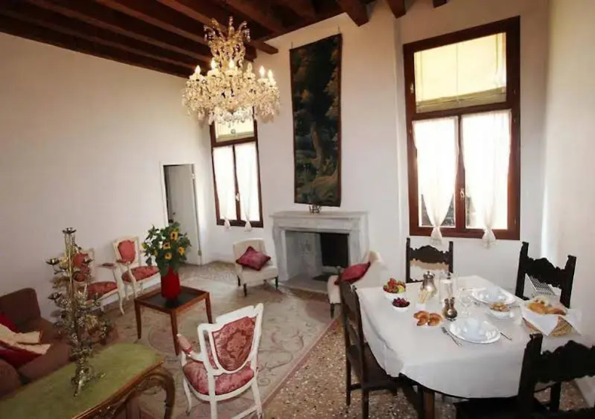 Palazzo Contarini Della Porta Di Ferro