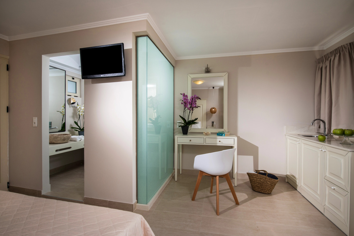 Notos Heights Hotel & Suites