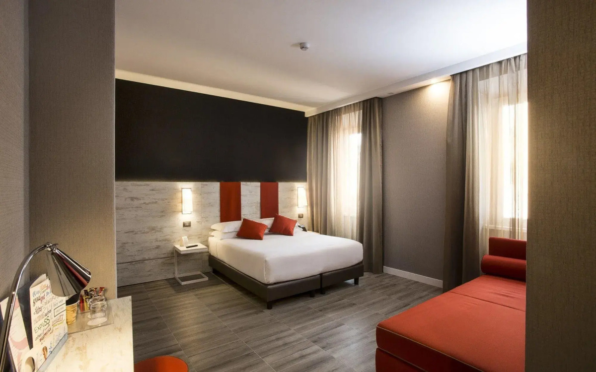 Отель The Guardian