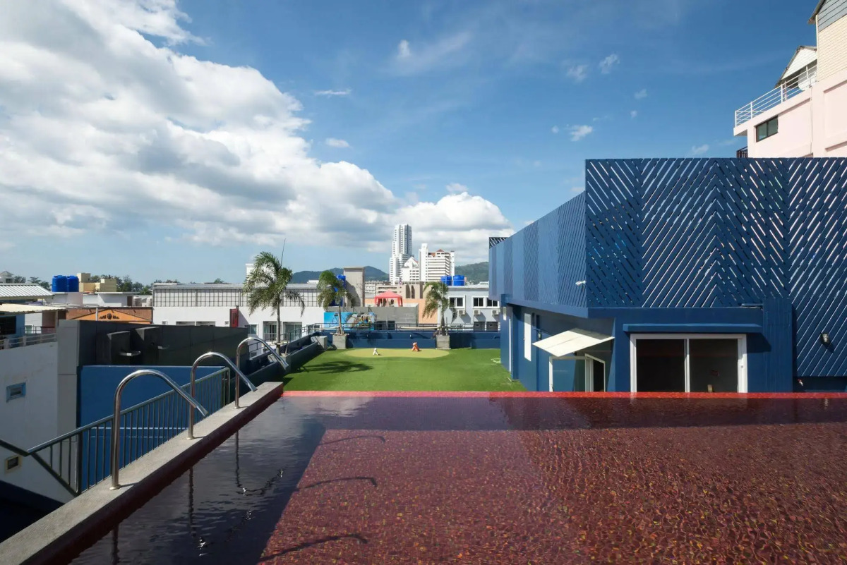 Alfresco Phuket Hotel