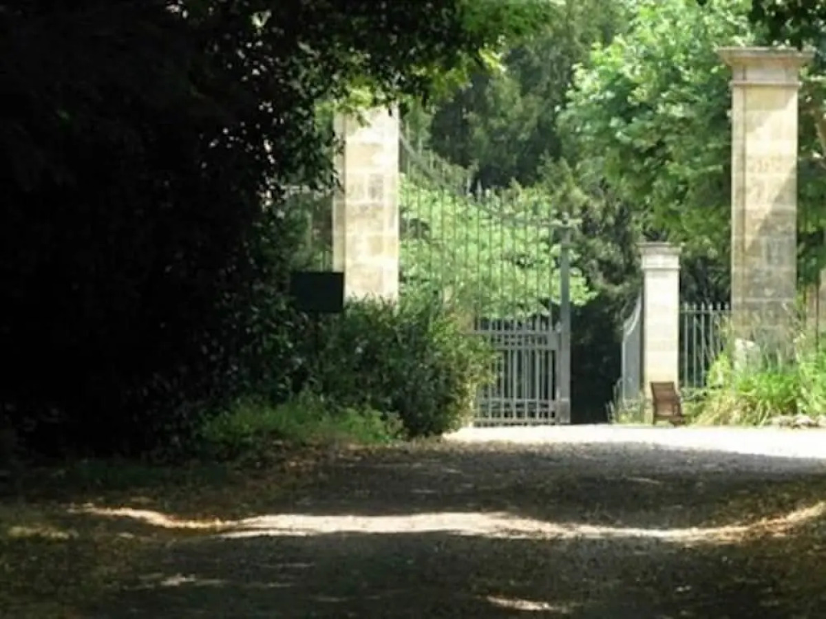 Chateau Les Farcies Du Pech