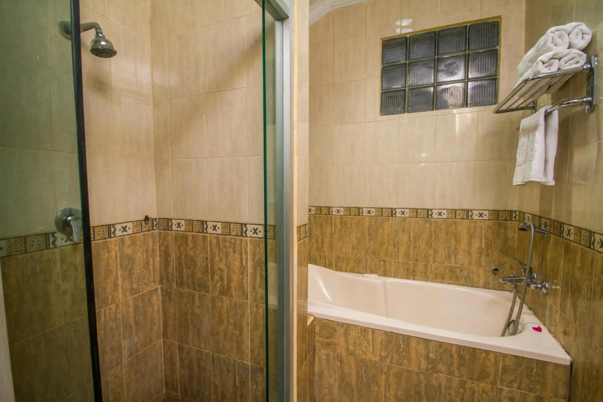 Puri Saron Hotel Madangan