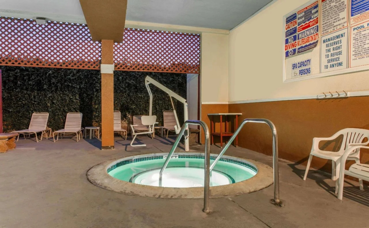 Capri Suites Anaheim