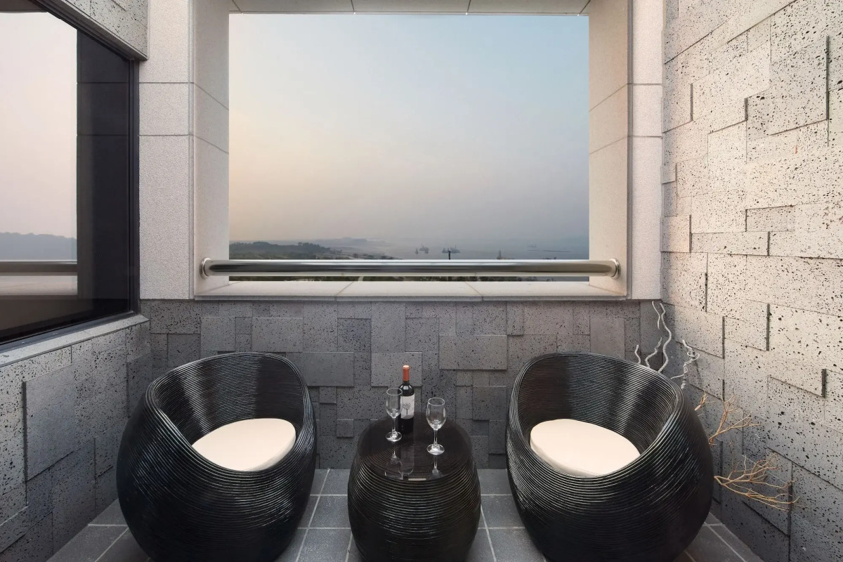 Royal Emporium Incheon Airport Hotel