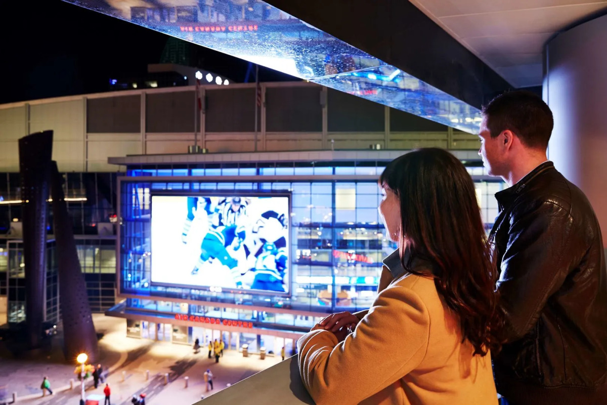 Le Germain Hotel Maple Leaf Square