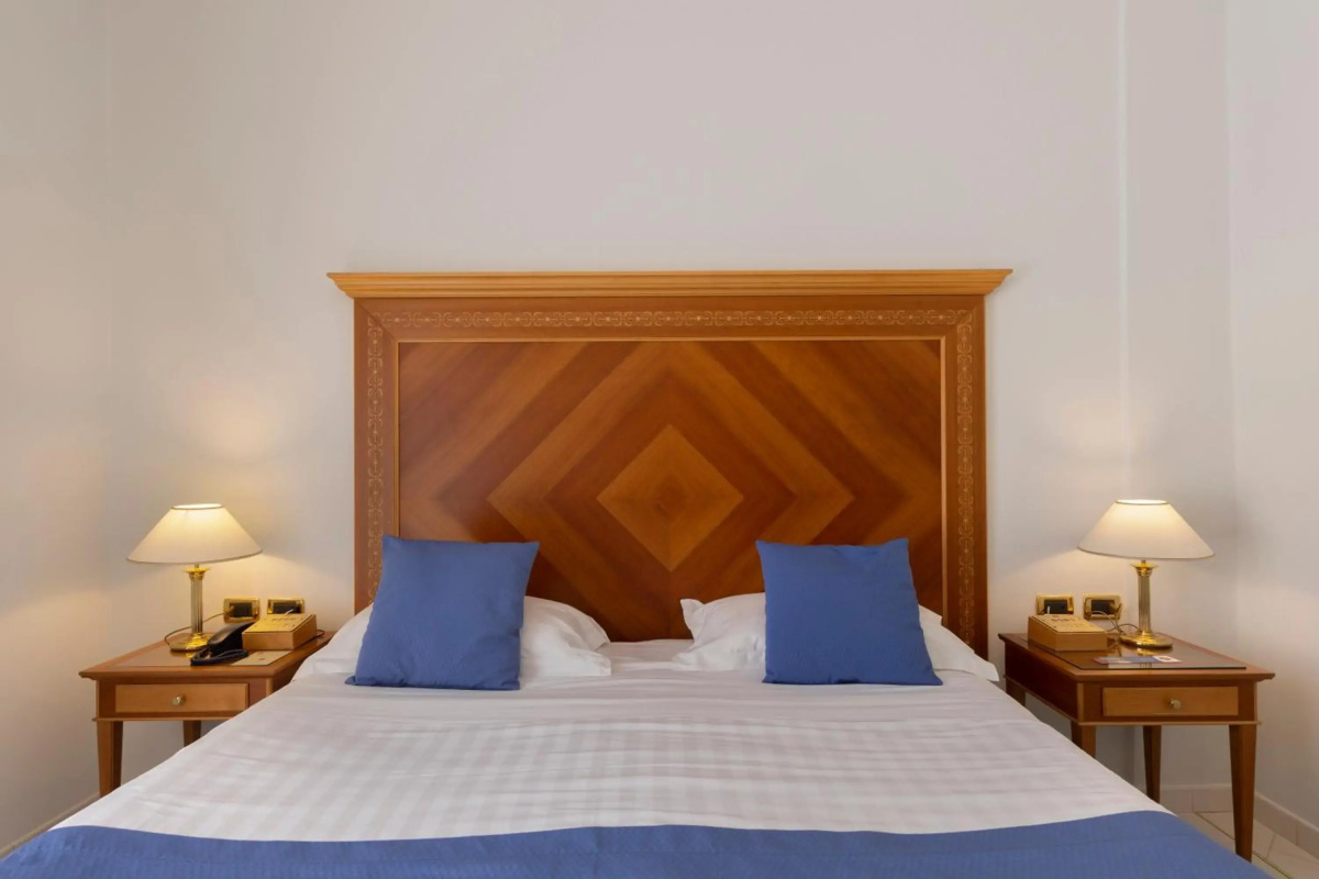 Отель Continental