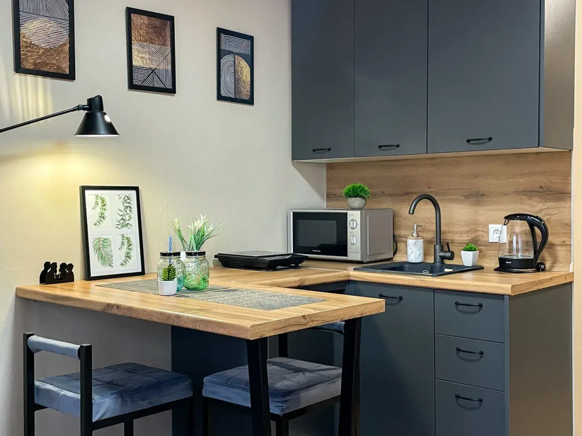 Dayker City на аллее Первой Маевки