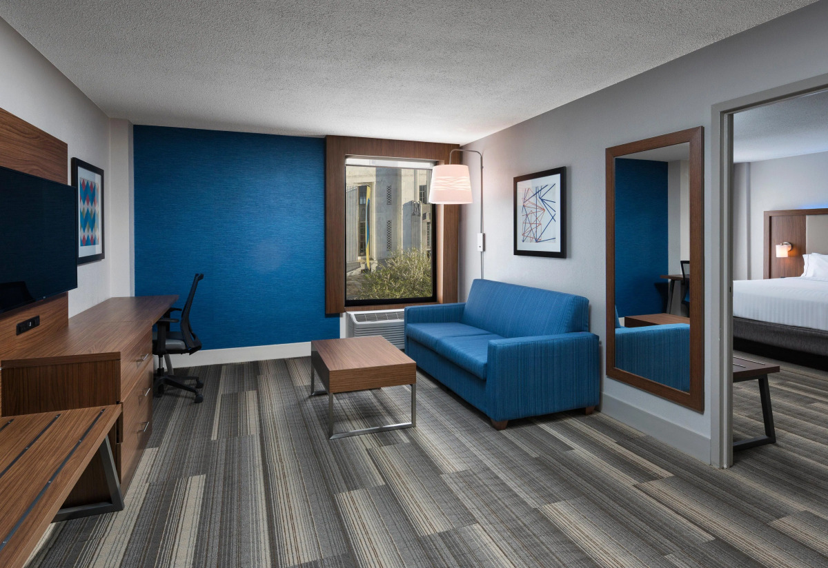 Holiday Inn Express Nashville Downtown - Broadway by IHG