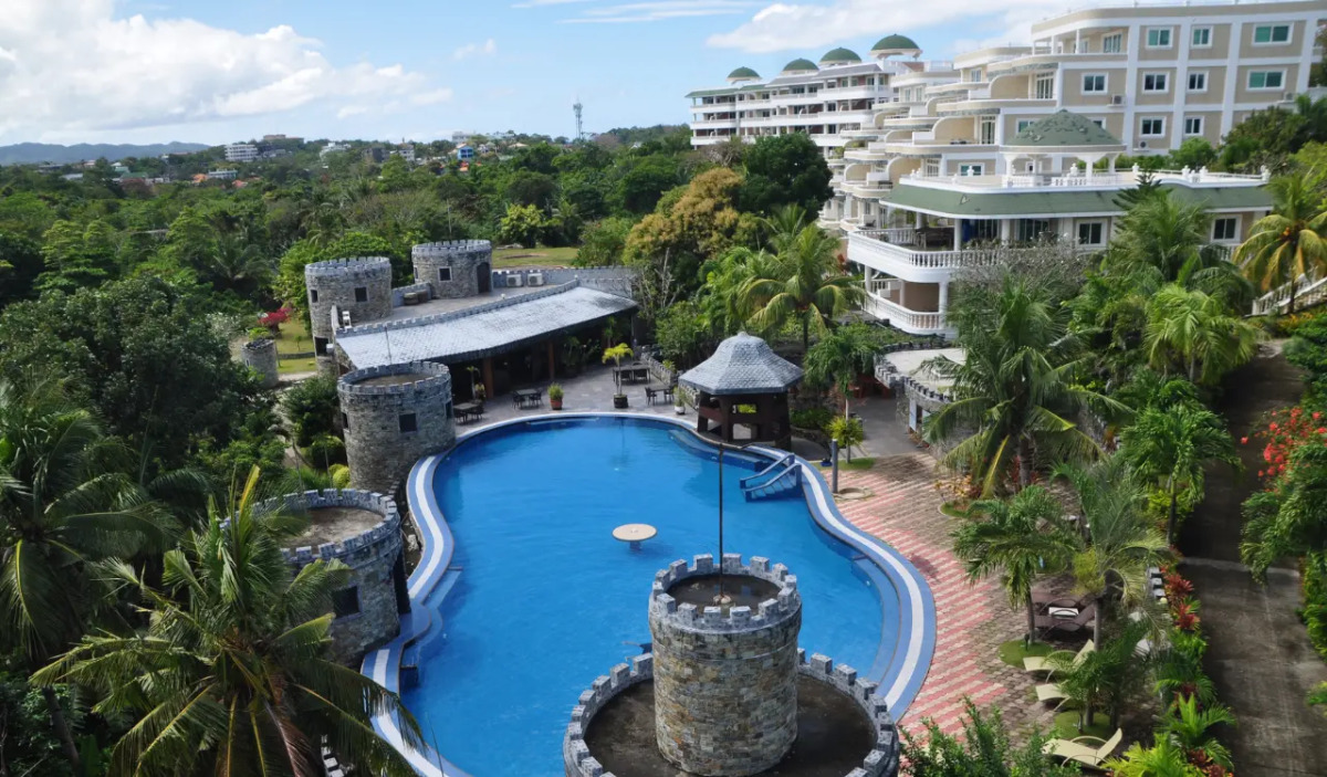 Lingganay Boracay Hotel Resort