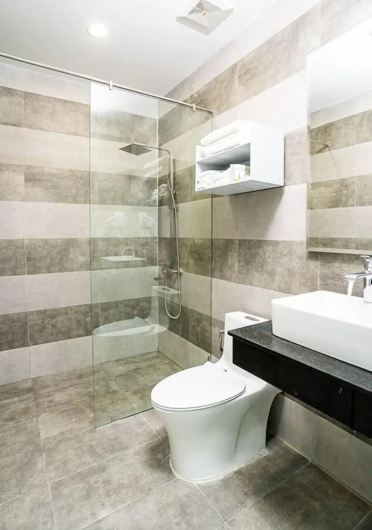 The Square Kampot Hotel