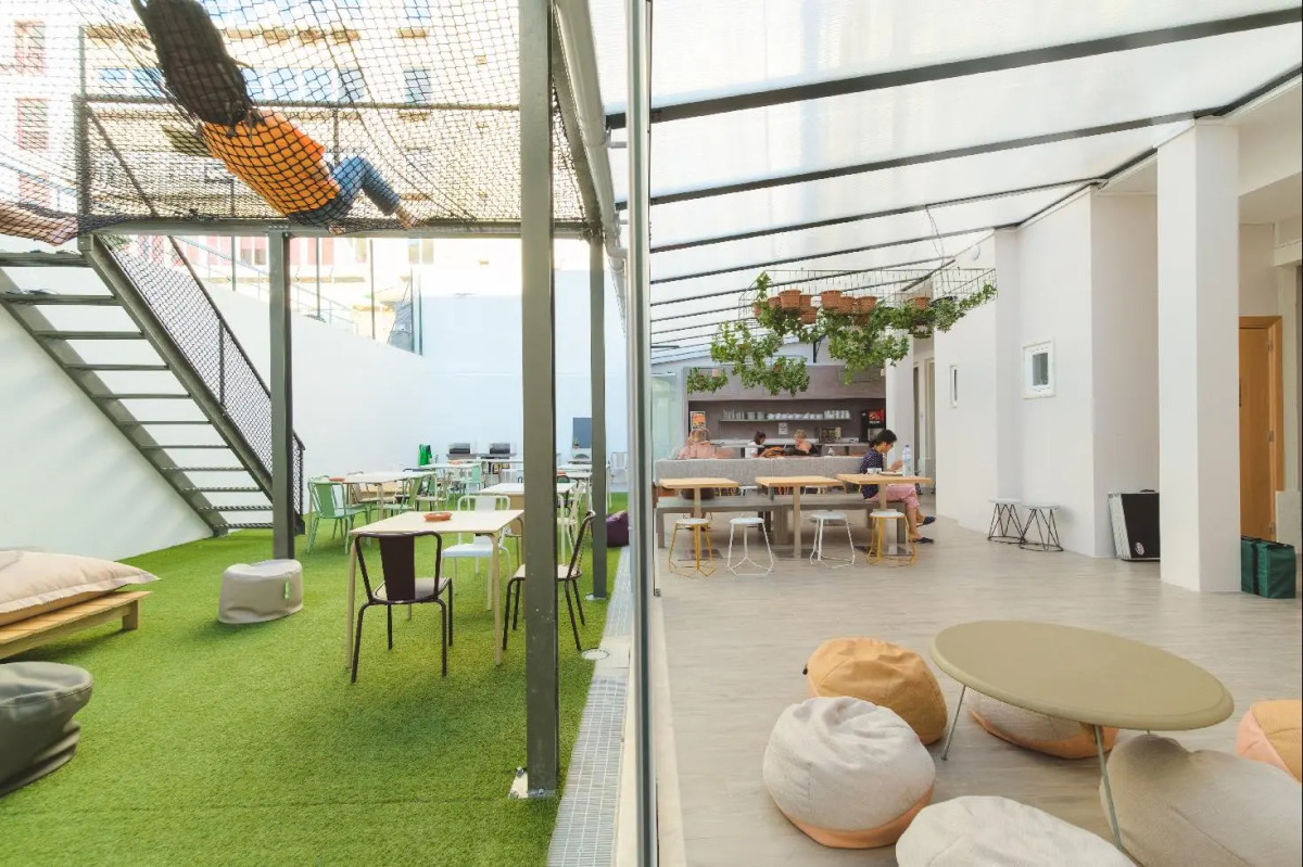 Хостел WOT Patio Social